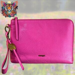 🌟Margot: “Noelle Travel Pouch” Leather Wristlet, Fuchsia (NWOT)🌟